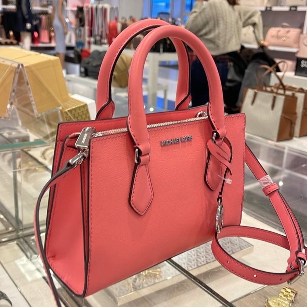 MICHAEL KORS
Sheila Small Faux Saffiano Leather Satchel
Tea Rose 
NWT - Picture 15 of 16